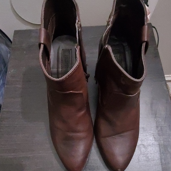 Shoes - Picture 3 of 3